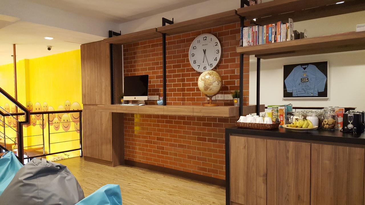 Big Smile Hotel Bangkok Ngoại thất bức ảnh