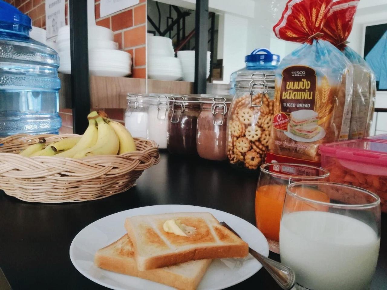 Big Smile Hotel Bangkok Ngoại thất bức ảnh