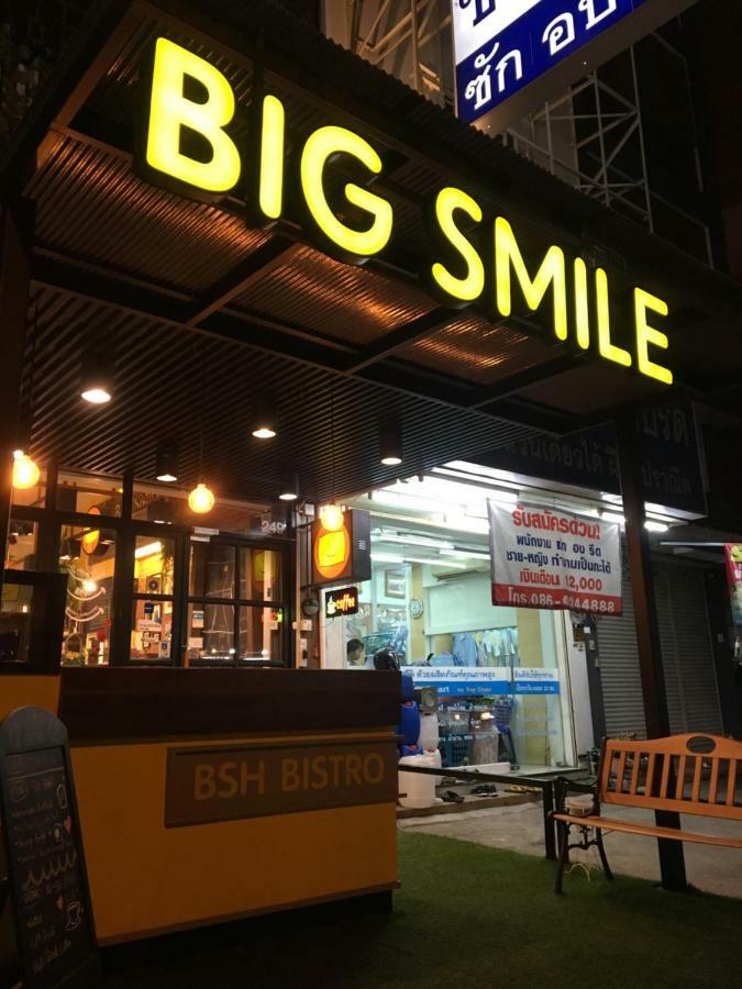 Big Smile Hotel Bangkok Ngoại thất bức ảnh
