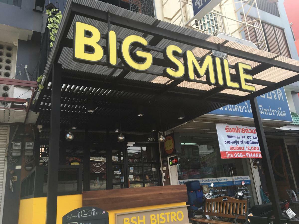 Big Smile Hotel Bangkok Ngoại thất bức ảnh